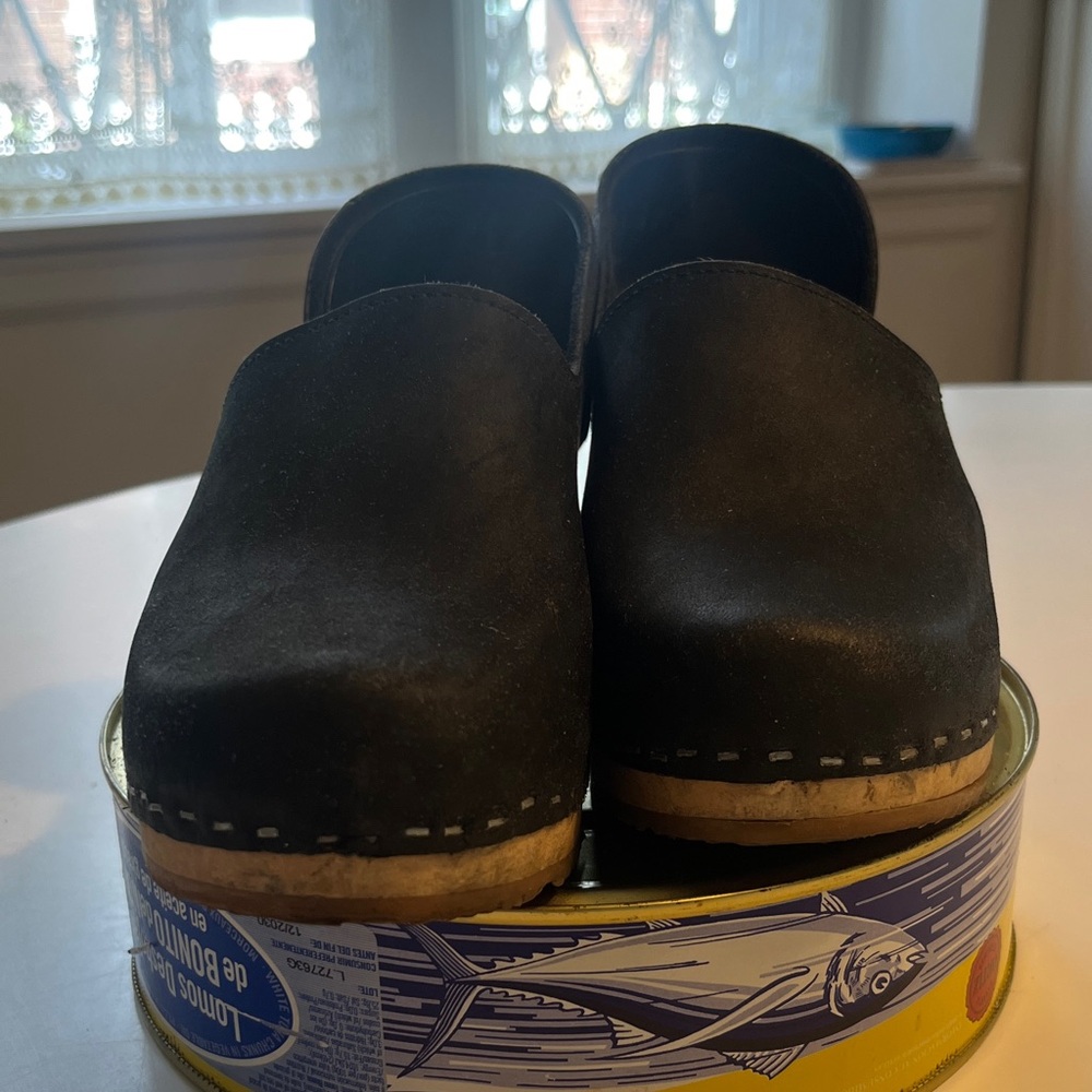 Women’s size 40 SANDGRENS Swedish Clogs
